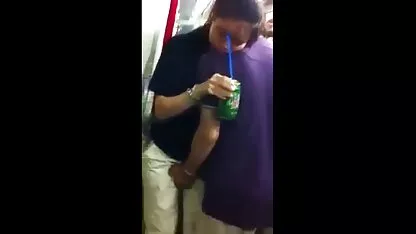 Cô gái dường như đang khiêu vũ với mông của mình phim sec thu ngua và không có gì ngạc nhiên khi đối tác của cô ấy ngay từ cơ hội đầu tiên đã chiếm lấy mông của con đĩ này