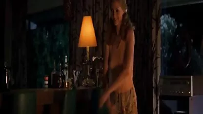 Hai người đàn ông đụ một cô gái tóc nâu phim sec nguoi voi dong vat xinh đẹp trên chiếc ghế dài, thay phiên nhau nhét chúng vào tất cả các lỗ, và kết thúc trên khuôn mặt xinh đẹp của cô ấy, và cô ấy cực kỳ thích nó