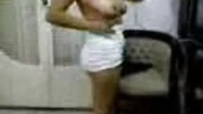 Ba niggas và hai trắng sluts dàn dựng một cứng Mẹ kiếp trên những giường phim sec thu nguoi