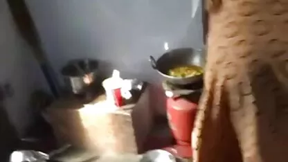 Angry hàng xóm fucks một trẻ brunette vì một bị hỏng hộp phim sec nguoi va thu vat thư