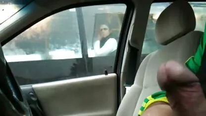 Cô gái tóc vàng được kéo bởi ba niggas và con chó cái này kêu lên vì sung séc người và chó sướng