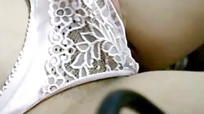 Sexy, cao blondie một mình phim sec thu cho choi nguoi masturbates màu hồng L.
