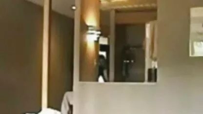 Một anh chàng phim sec thu choi nguoi đẹp trai tàn bạo địt một con thú lông đỏ quyến rũ Sydney Cole.